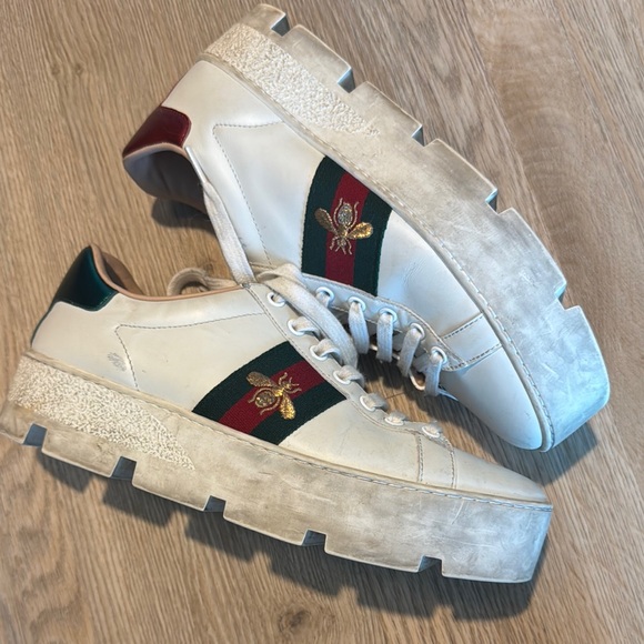 Gucci White Platform Sneakers with Bee Embroidery - Picture 4 of 10
